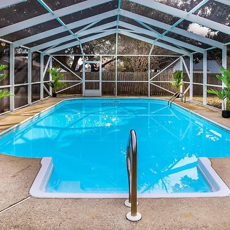 Pool House, Short Drive To Beach, Grill, Smart Tv